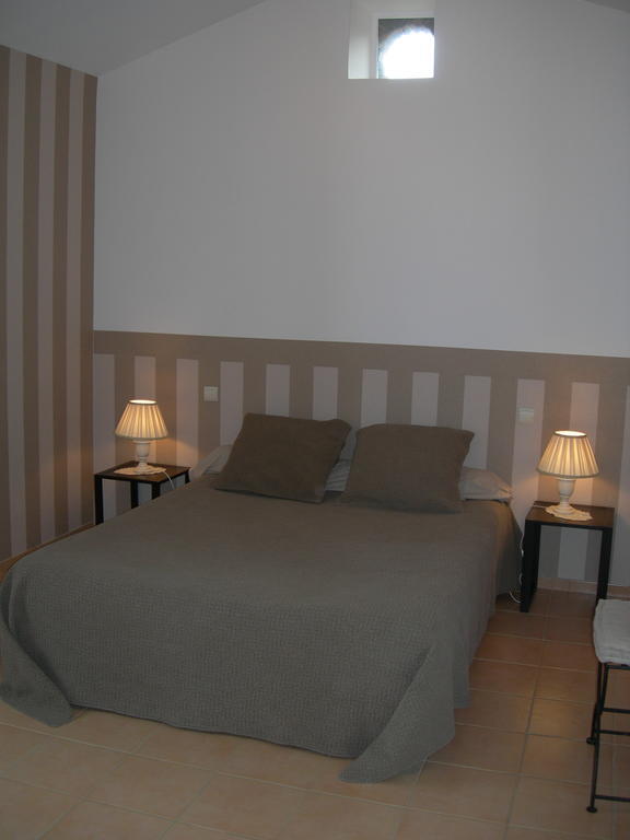 Chambres D'Hotes Cote Cevennes Saint-Martin-de-Valgalgues Zimmer foto